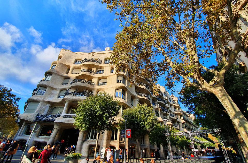 La Pedrera: Skip the Line Tickets with Audioguide